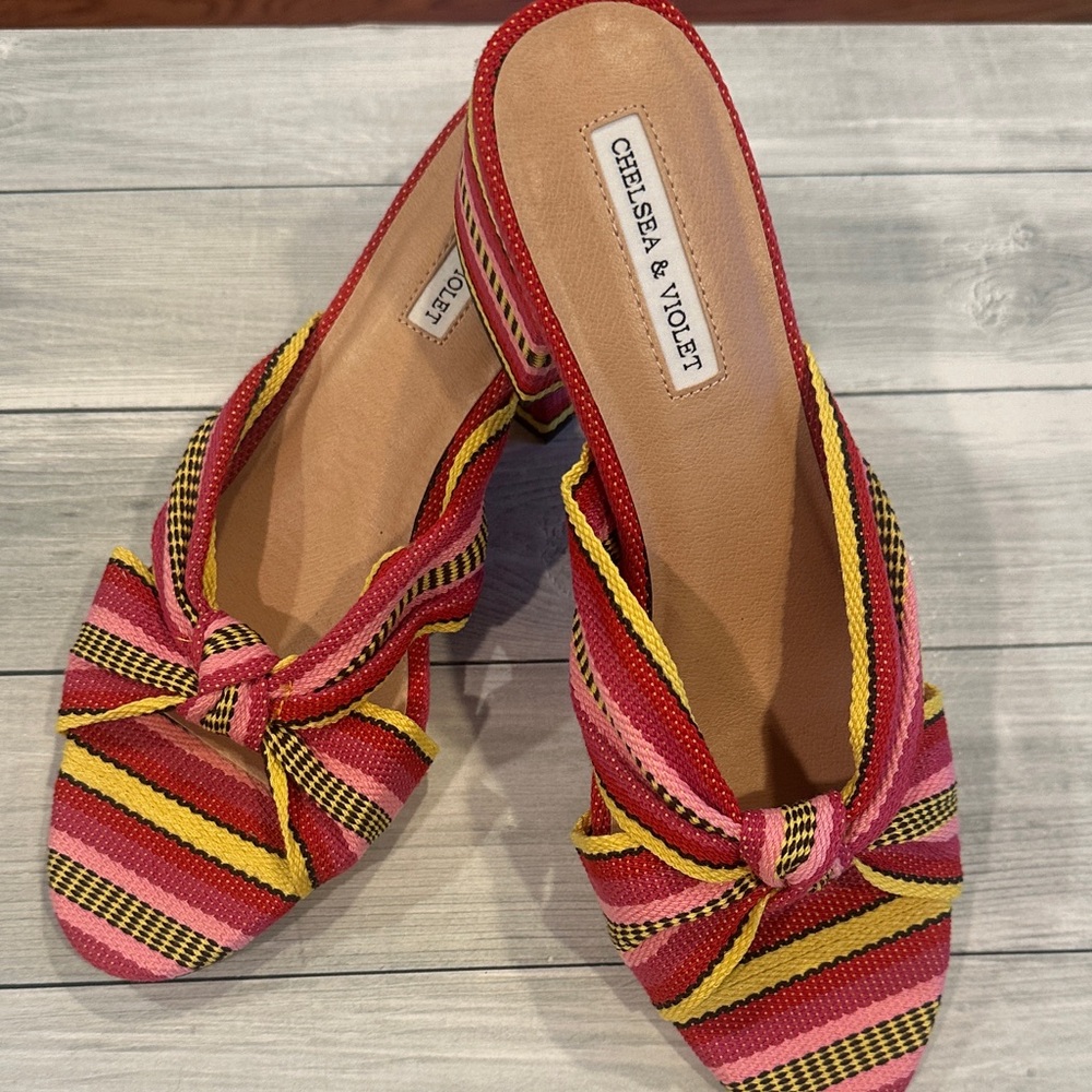 Chelsea & Violet Sz 9.5 Multicolor Striped Mules • NIB